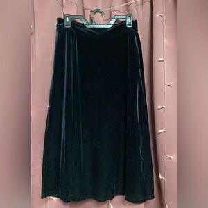 Croft & Barrow Velvet Midi Skirt in Black